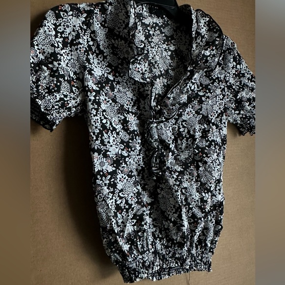 Floral Blouse Size Small - Picture 2 of 3